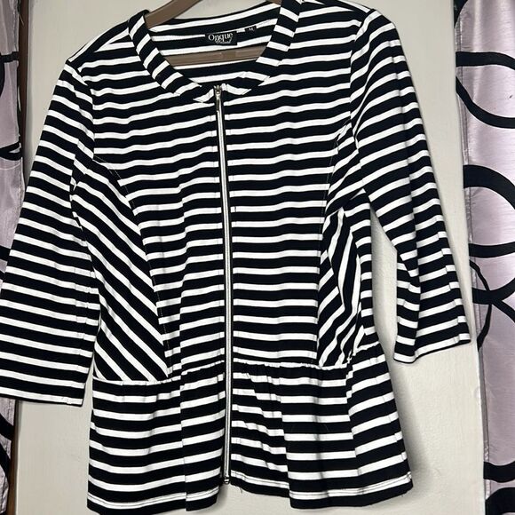 Onque Casuals Women’s Size Medium Black White Stripe Peplum Zip Front Sweater - Picture 5 of 11